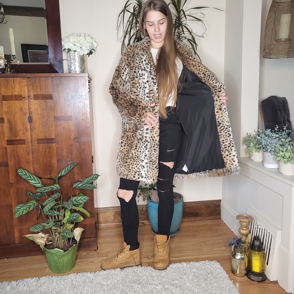 SOLD ON DEPOP Leopard Print Jacket - Picture 4 of 6